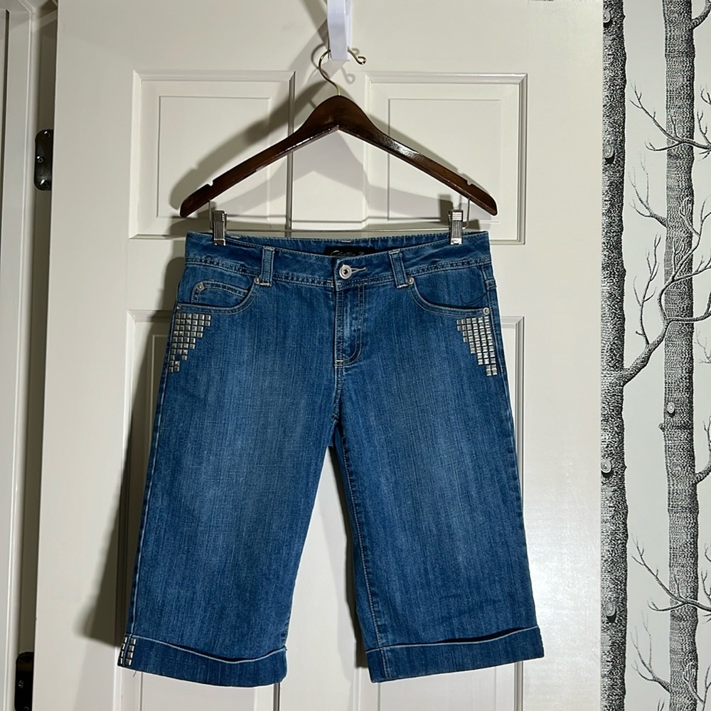 CHRISTIANA ZINN STUDDED DENIM BERMUDA SHORTS-SIZE 4